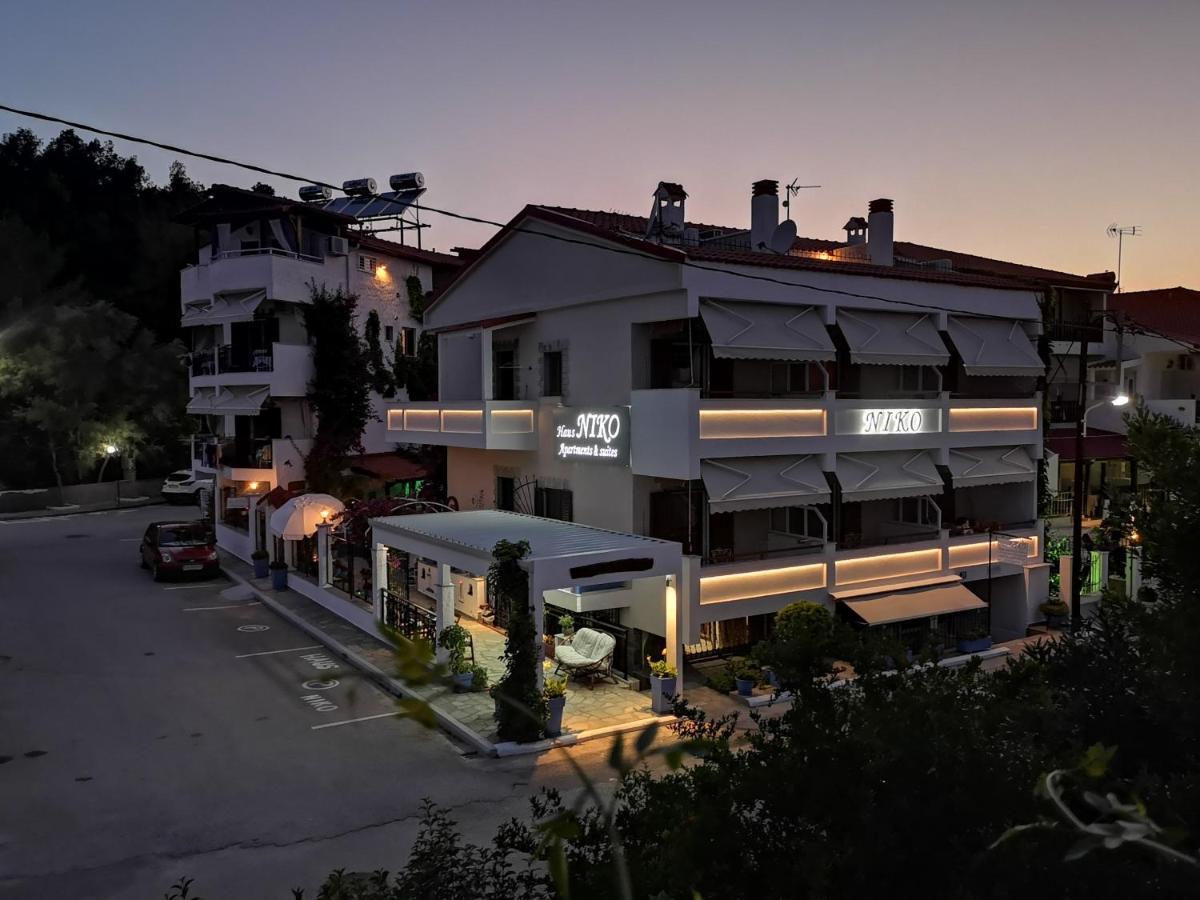 Haus Niko Apartments And Suites เนอาโปติไดอา ภายนอก รูปภาพ