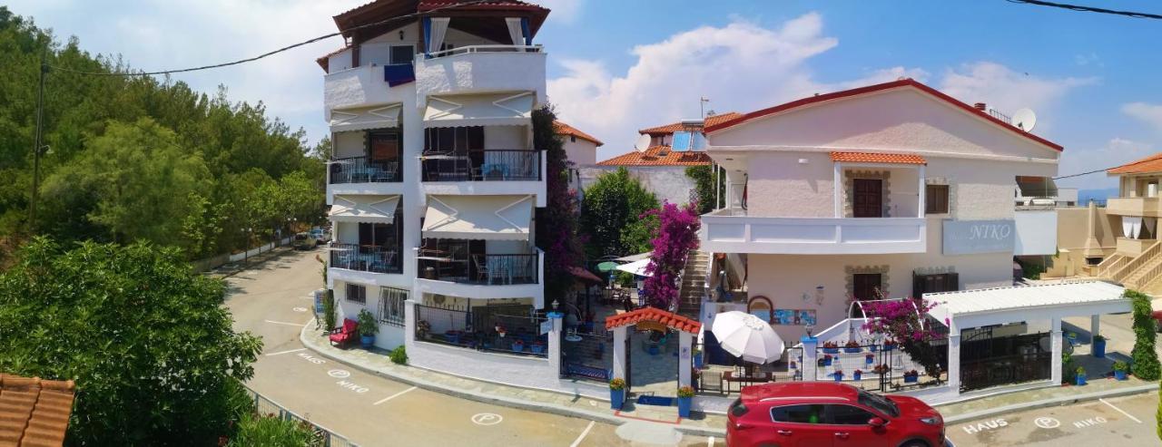 Haus Niko Apartments And Suites เนอาโปติไดอา ภายนอก รูปภาพ