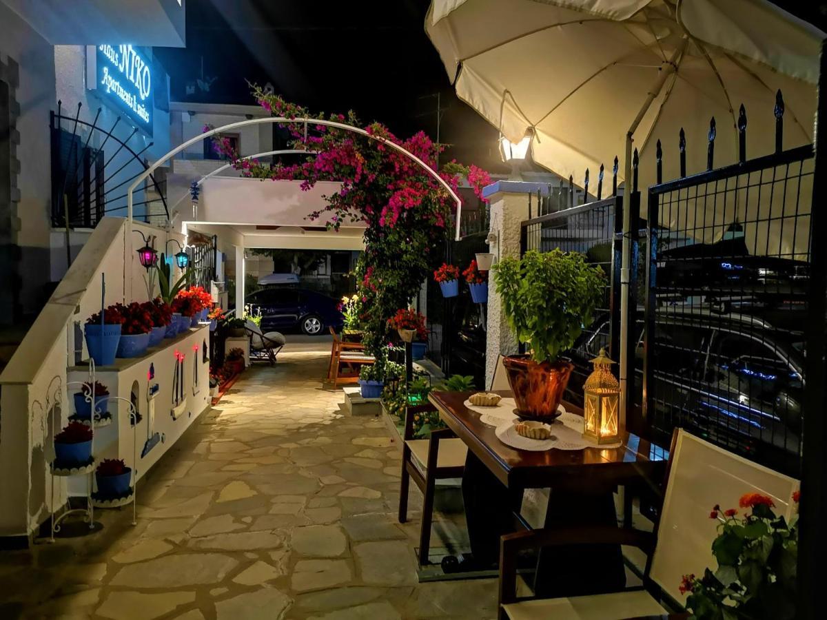 Haus Niko Apartments And Suites เนอาโปติไดอา ภายนอก รูปภาพ