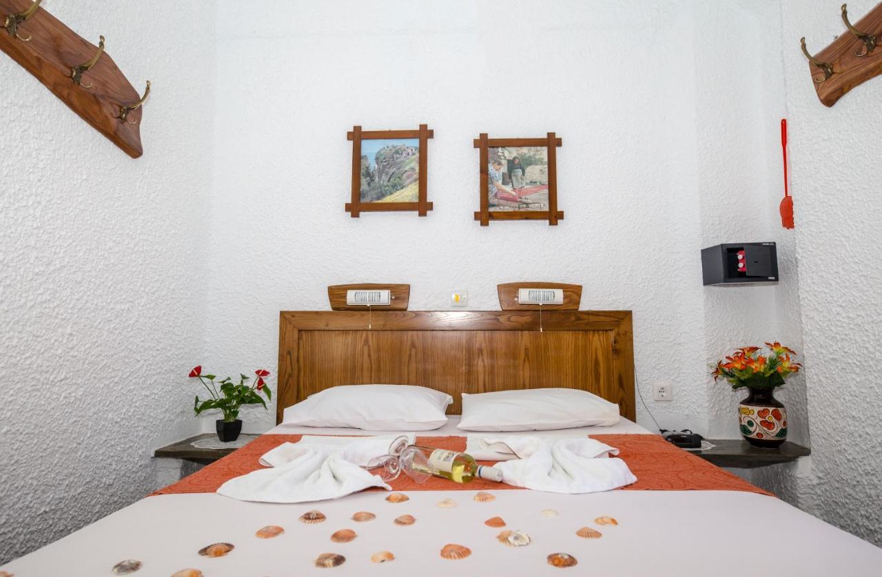 Haus Niko Apartments And Suites เนอาโปติไดอา ภายนอก รูปภาพ