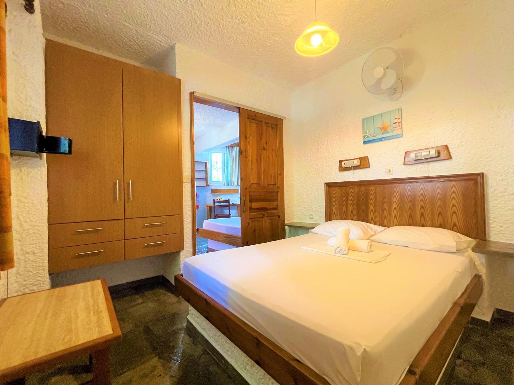 Haus Niko Apartments And Suites เนอาโปติไดอา ภายนอก รูปภาพ